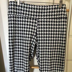 New York & Company Houndstooth Leggings